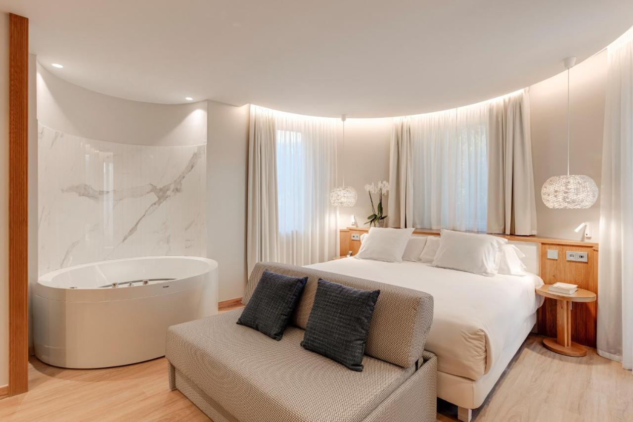 Hotel Boutique Mirlo Barcellona Esterno foto A room at the hotel