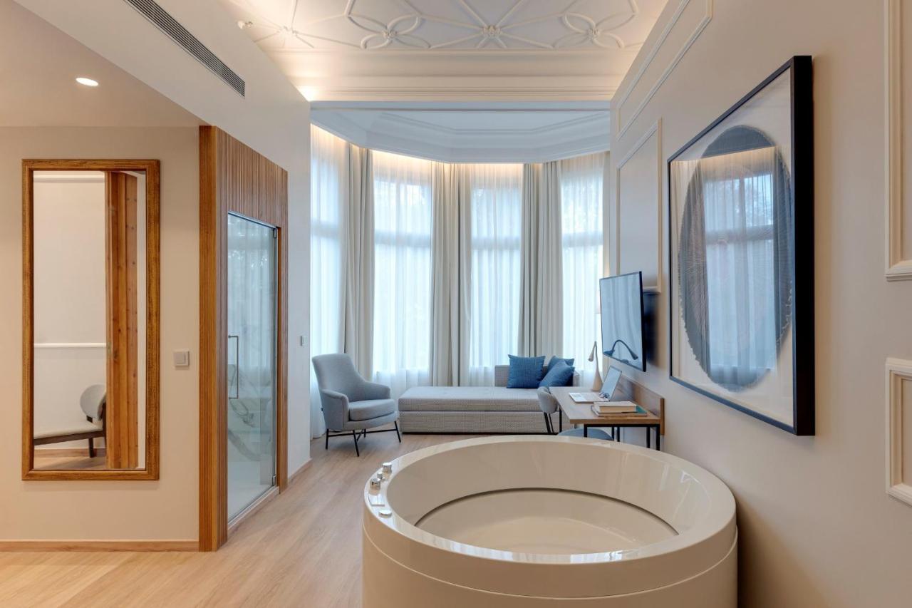 Hotel Boutique Mirlo Barcellona Esterno foto A suite at the hotel