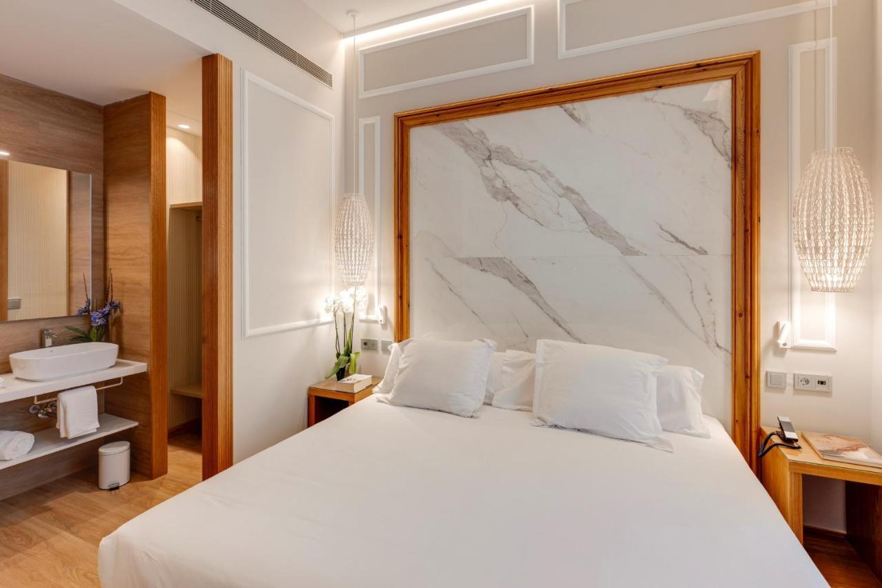 Hotel Boutique Mirlo Barcellona Esterno foto Deluxe room